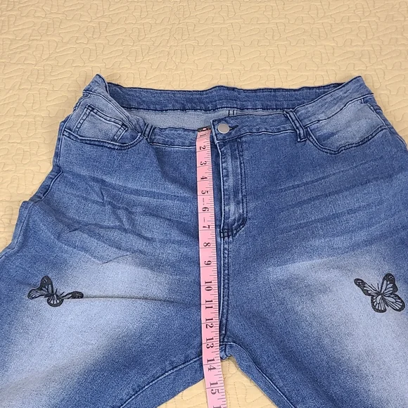 SHEIN distressed butterfly jeans size 2XL - Picture 8 of 8